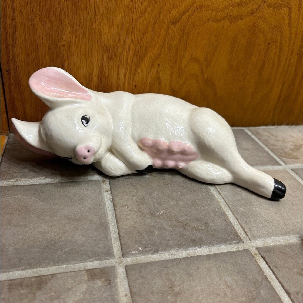 Farmhouse Chic Ceramic Pig